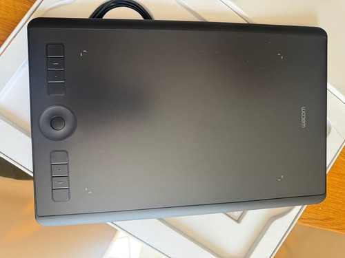 Wacom intuos pro medium - wacom,